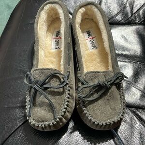 Minnetonka Grey Suede Shearling-Lined Moccasin Slippers